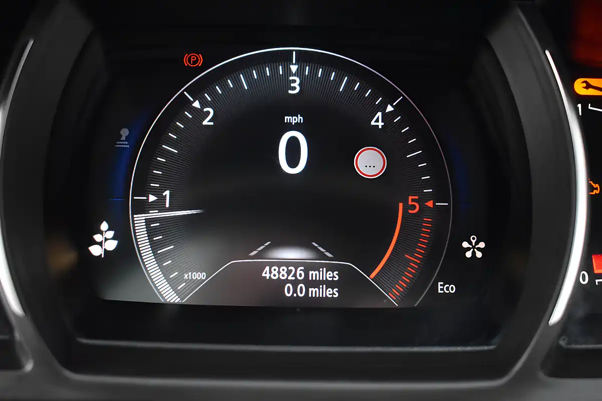 Used 2019 Renault Grand Scenic Signature Oyster Grey - Interior and Exterior details 9
