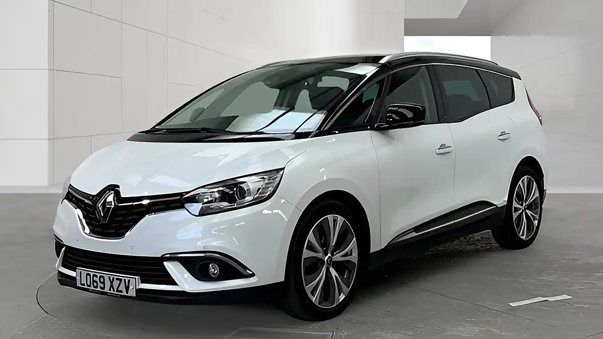 Used 2019 Renault Grand Scenic Signature White - Interior and Exterior details 2