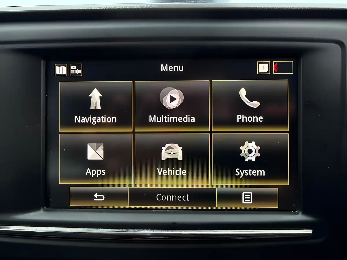 Used 2019 Renault Kadjar Dynamique Nav Silver - Interior and Exterior details 14