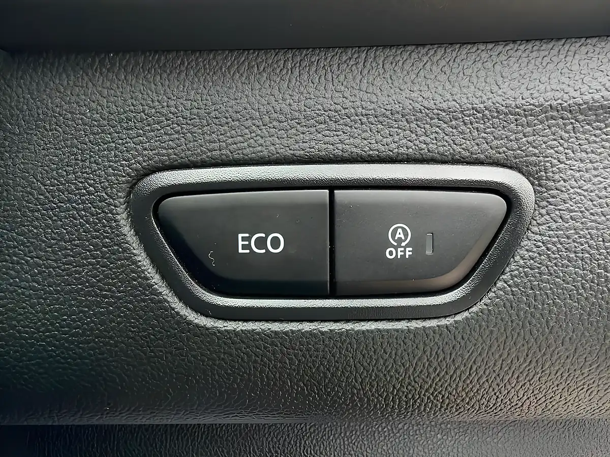 Used 2019 Renault Kadjar Dynamique Nav Silver - Interior and Exterior details 16