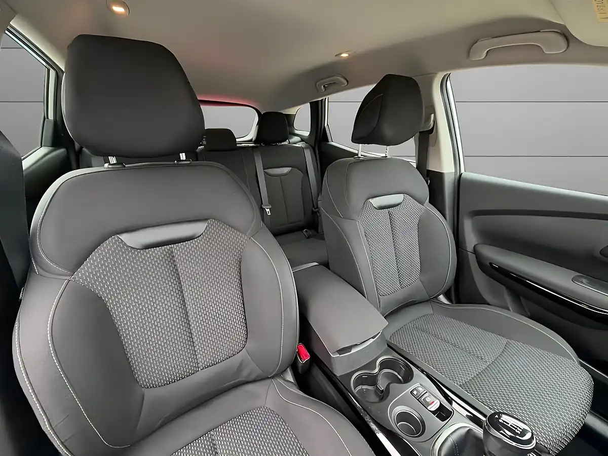 Used 2019 Renault Kadjar Dynamique Nav Silver - Interior and Exterior details 17