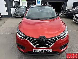 Used 2019 Renault Kadjar GT Line Flame Red - Interior and Exterior details 9