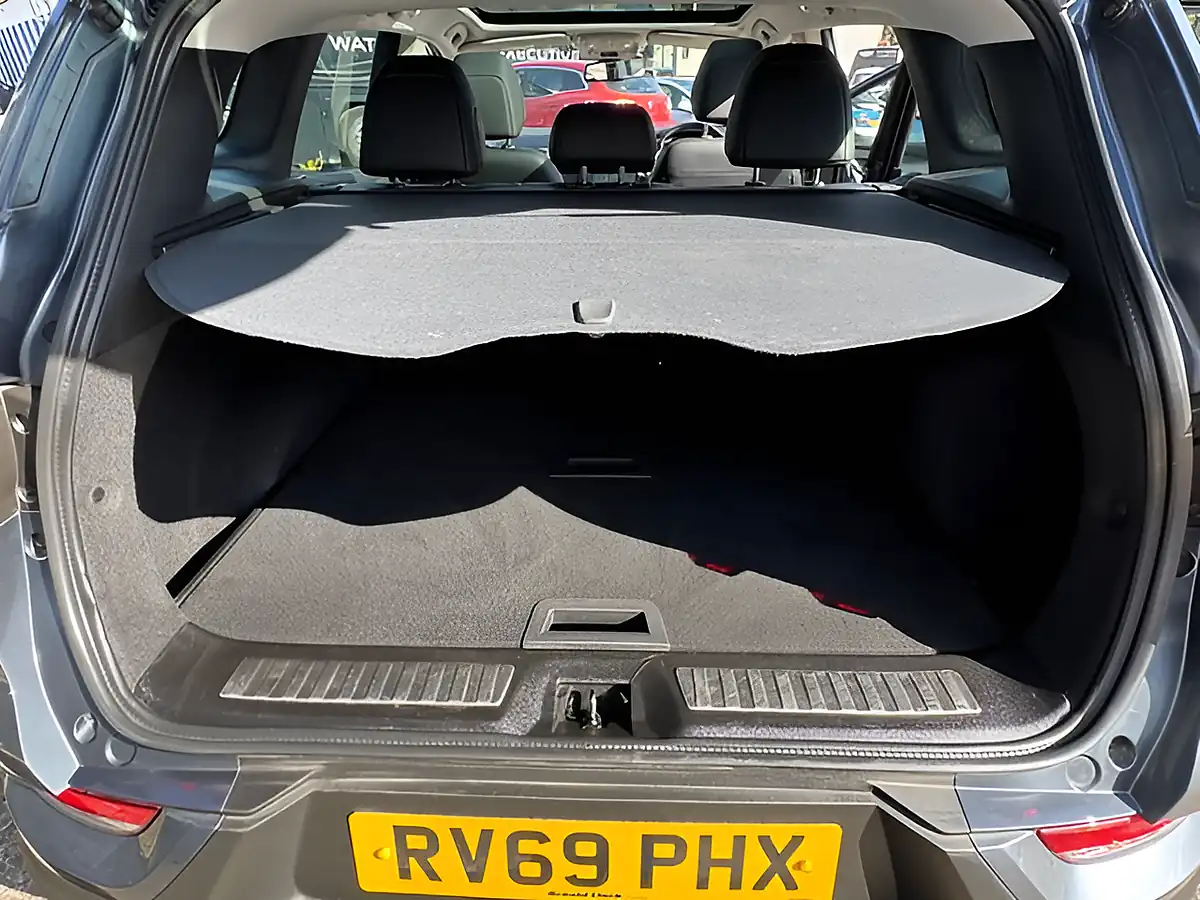 Used 2019 Renault Kadjar GT Line Grey - Interior and Exterior details 11