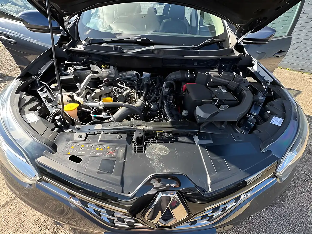 Used 2019 Renault Kadjar GT Line Grey - Interior and Exterior details 3