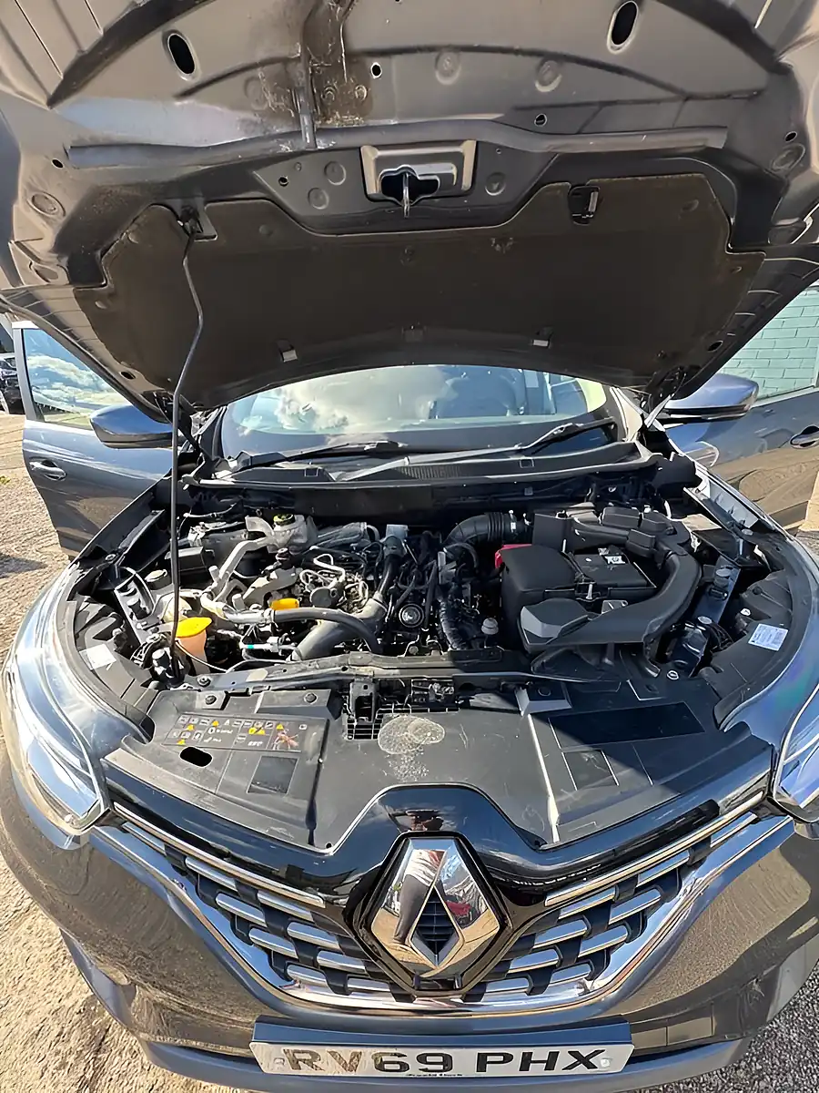 Used 2019 Renault Kadjar GT Line Grey - Interior and Exterior details 9