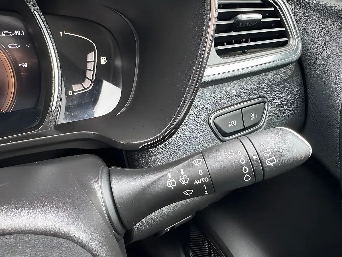 Used 2019 Renault Kadjar GT Line Grey - Interior and Exterior details 18