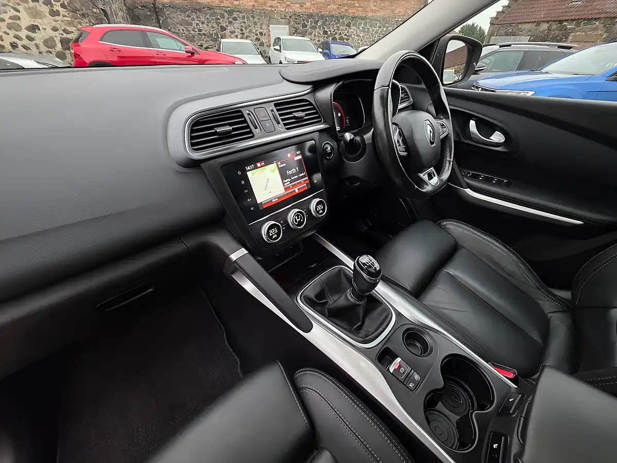 Used 2019 Renault Kadjar GT Line Red - Interior and Exterior details 11