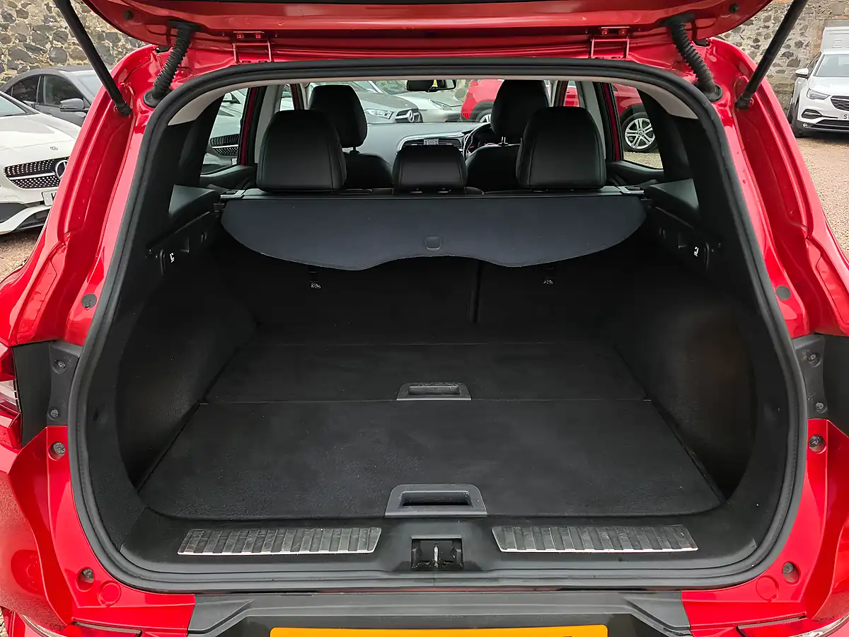 Used 2019 Renault Kadjar GT Line Red - Interior and Exterior details 13