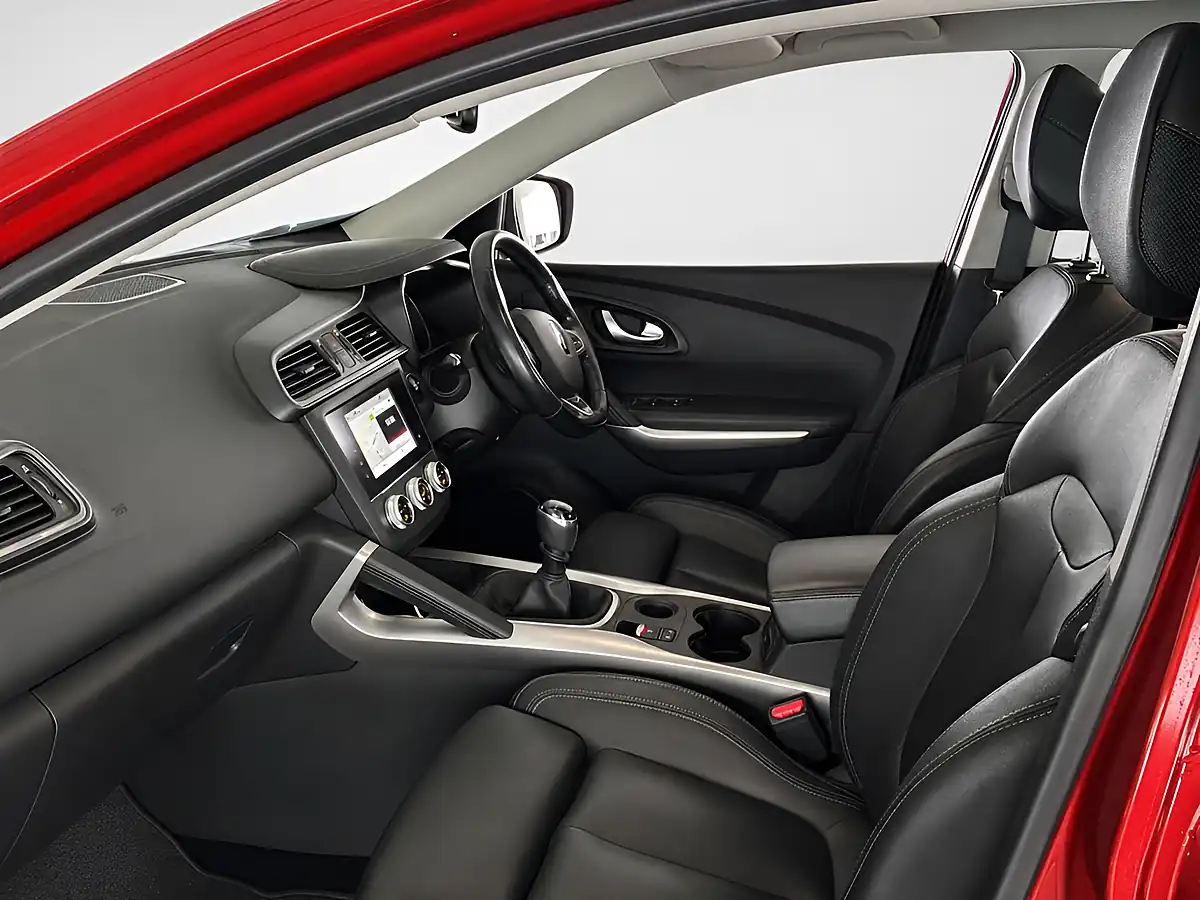 Used 2019 Renault Kadjar GT Line Red - Interior and Exterior details 5