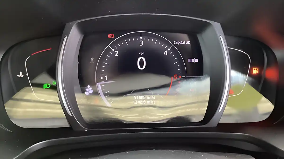 Used 2019 Renault Kadjar Iconic Black - Interior and Exterior details 10