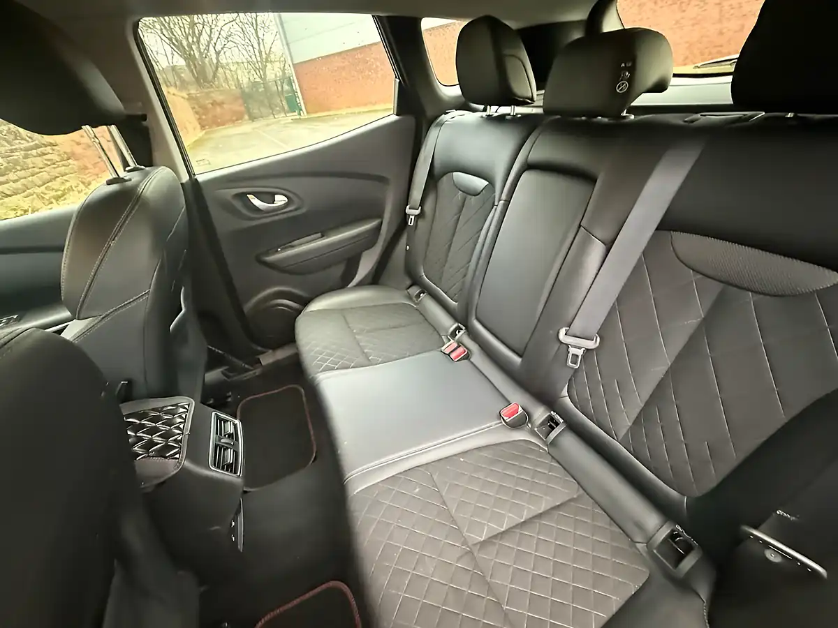 Used 2019 Renault Kadjar Iconic Black - Interior and Exterior details 12