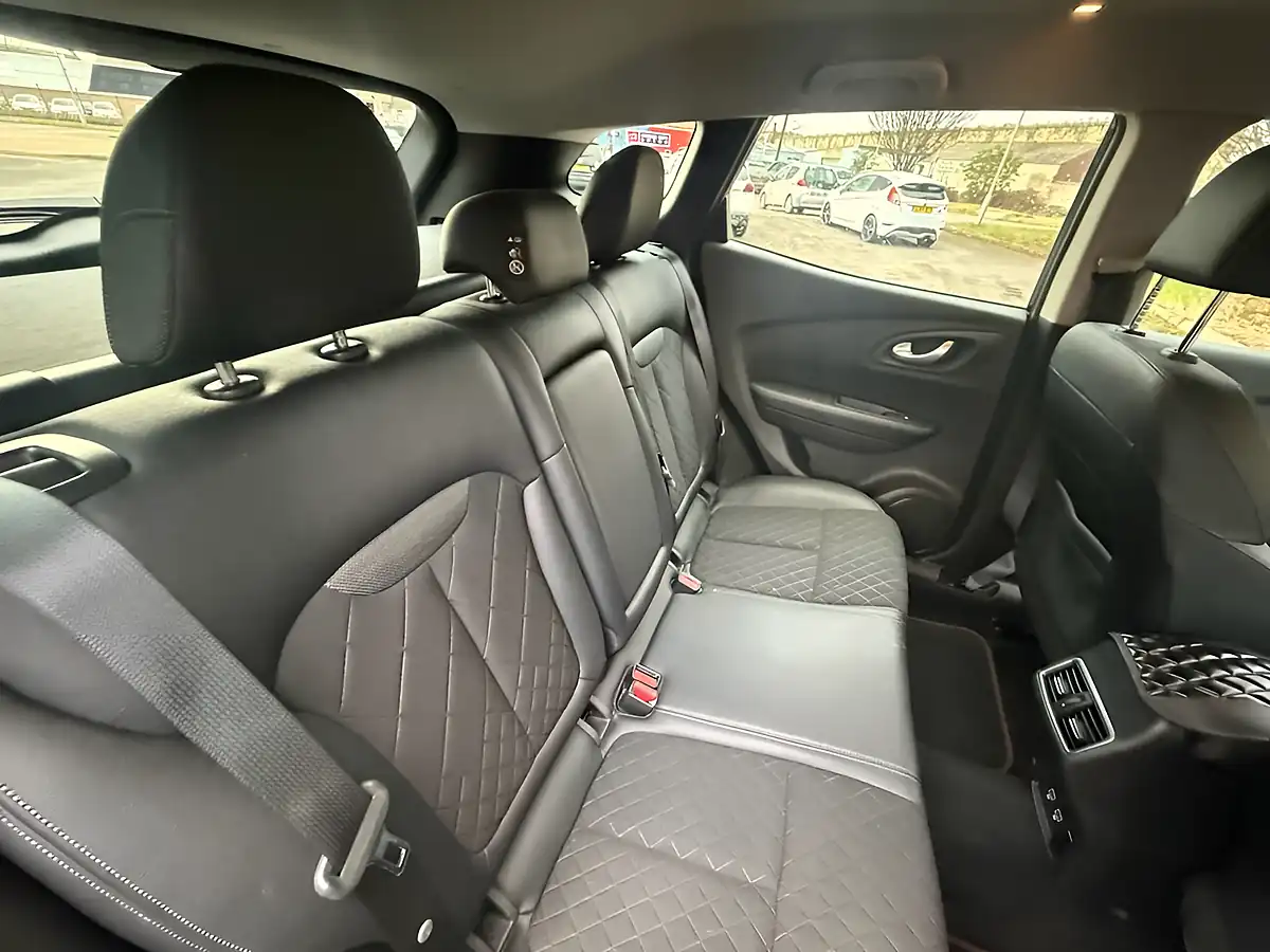 Used 2019 Renault Kadjar Iconic Black - Interior and Exterior details 13