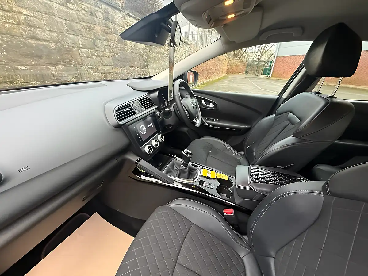 Used 2019 Renault Kadjar Iconic Black - Interior and Exterior details 17