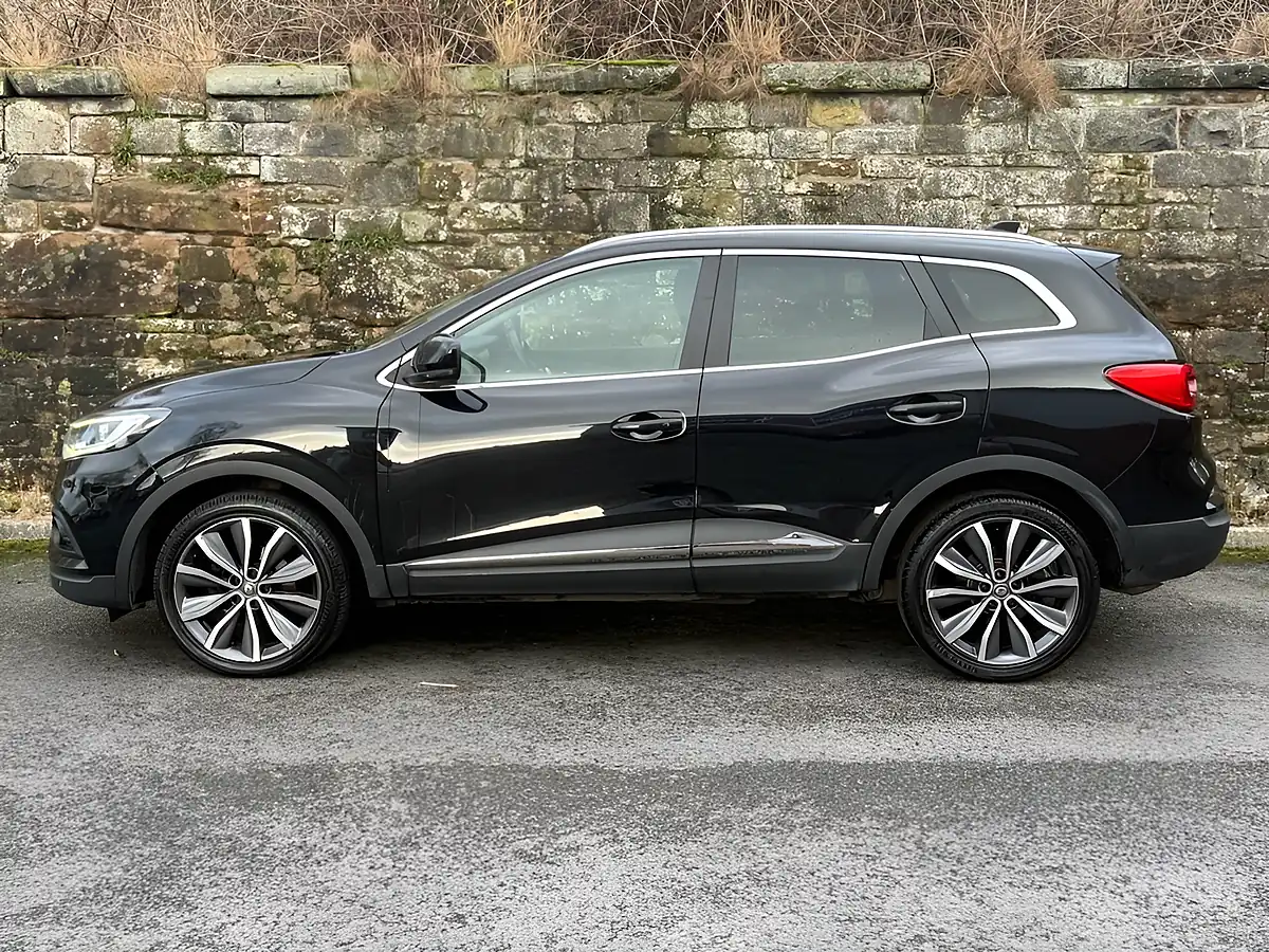 Used 2019 Renault Kadjar Iconic Black - Interior and Exterior details 5
