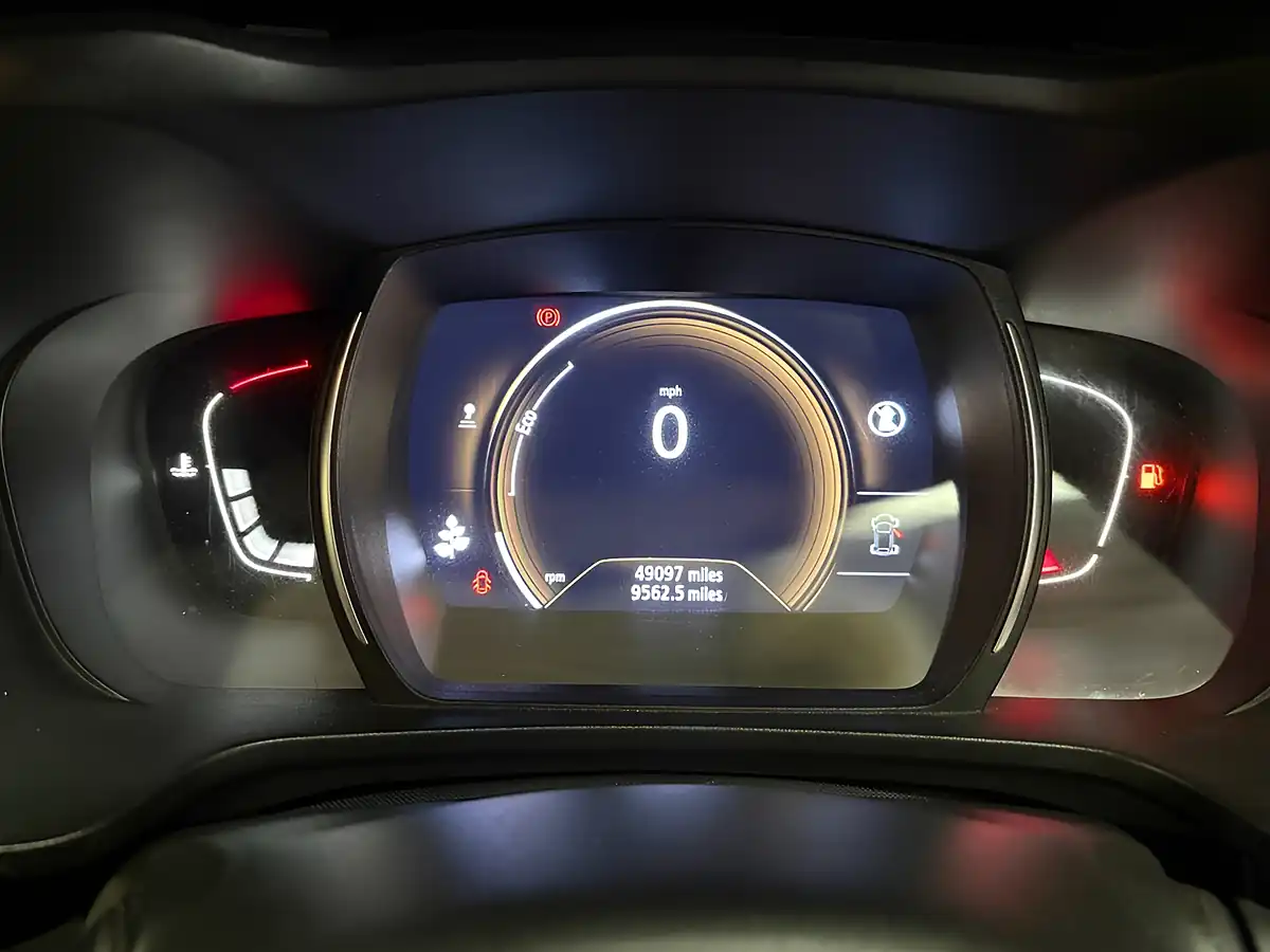 Used 2019 Renault Kadjar Iconic Black - Interior and Exterior details 6