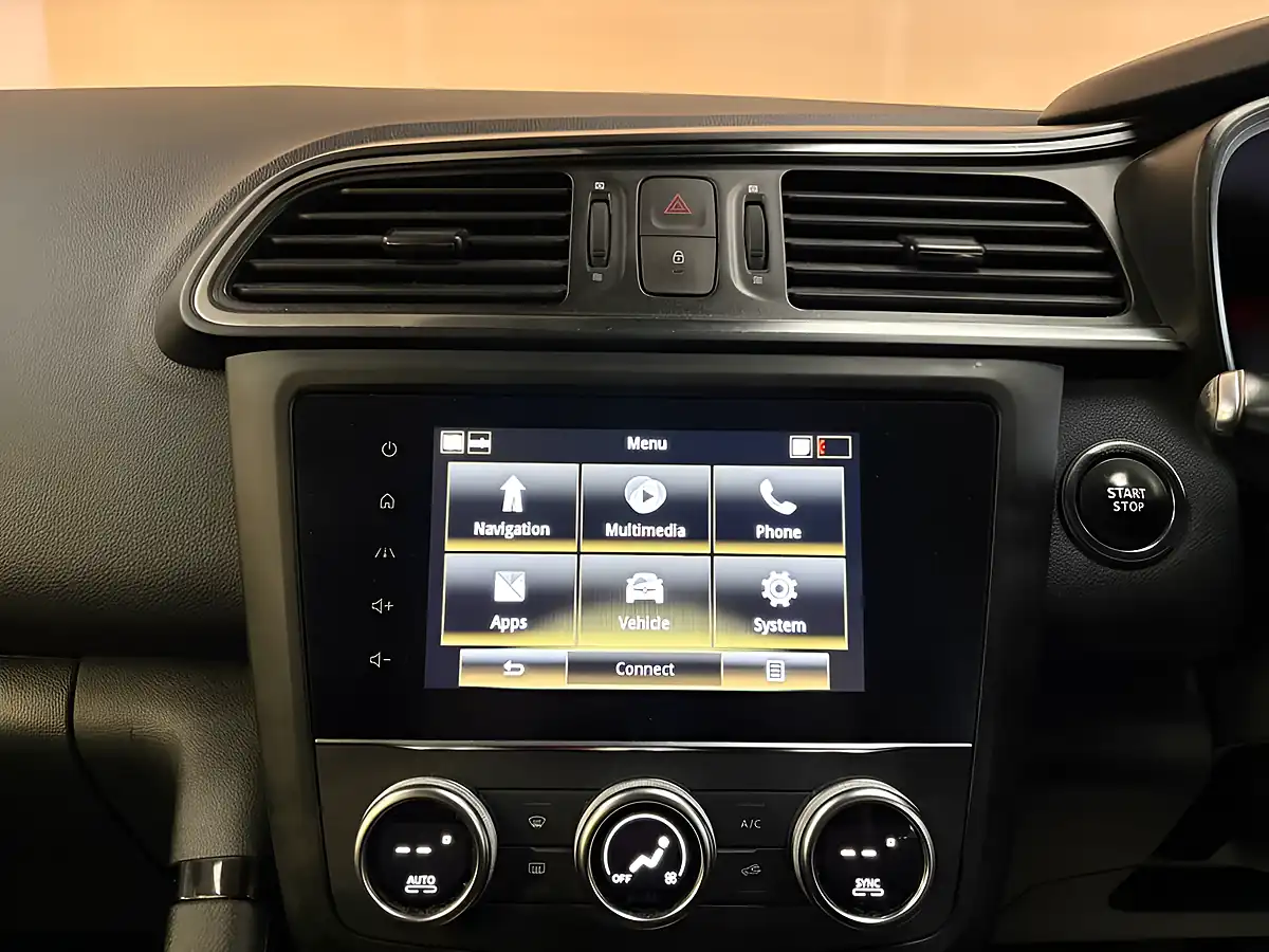 Used 2019 Renault Kadjar Iconic Black - Interior and Exterior details 7
