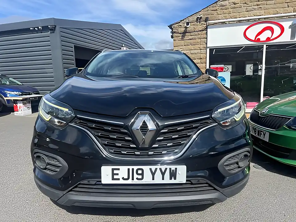 Used 2019 Renault Kadjar Iconic Diamond Black - Interior and Exterior details 4
