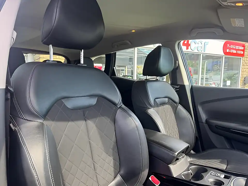Used 2019 Renault Kadjar Iconic Diamond Black - Interior and Exterior details 6