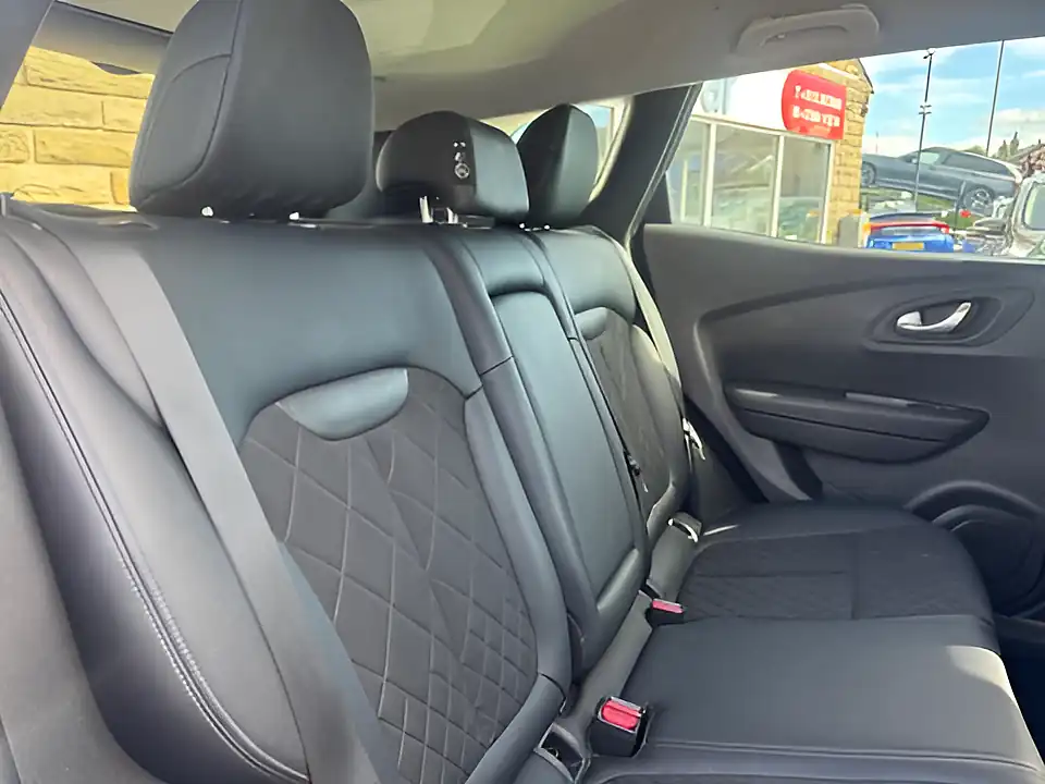 Used 2019 Renault Kadjar Iconic Diamond Black - Interior and Exterior details 7
