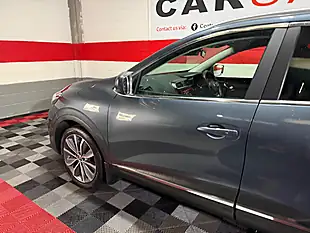 Used 2019 Renault Kadjar Iconic Grey - Interior and Exterior details 7