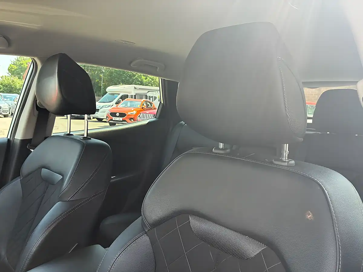 Used 2019 Renault Kadjar Iconic Grey - Interior and Exterior details 12