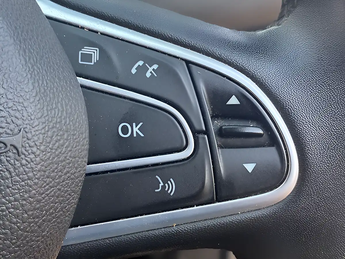 Used 2019 Renault Kadjar Iconic Grey - Interior and Exterior details 20