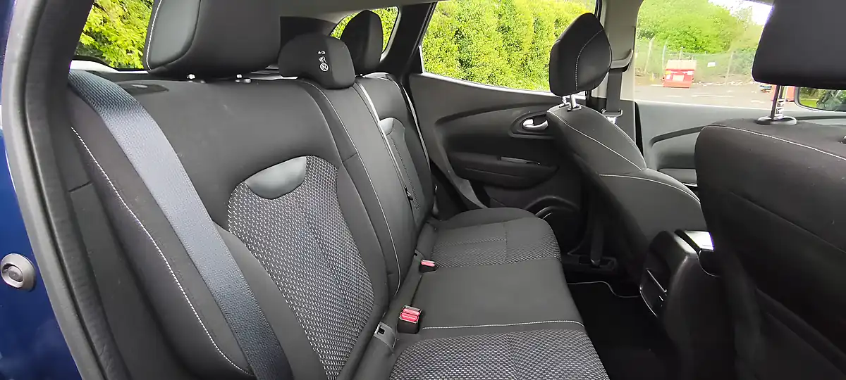 Used 2019 Renault Kadjar Play Blue - Interior and Exterior details 13