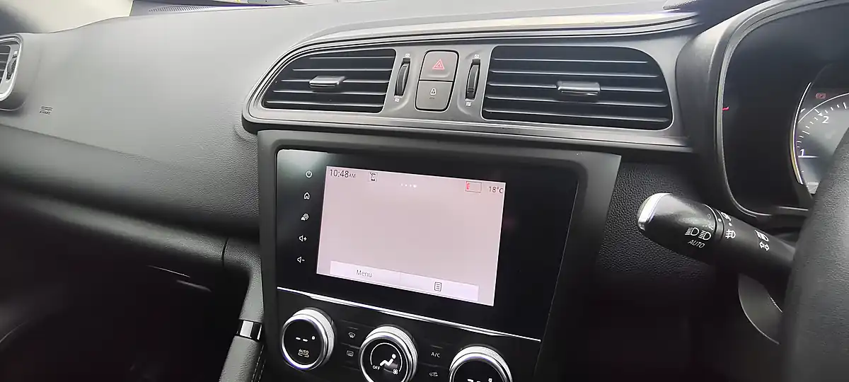 Used 2019 Renault Kadjar Play Blue - Interior and Exterior details 16