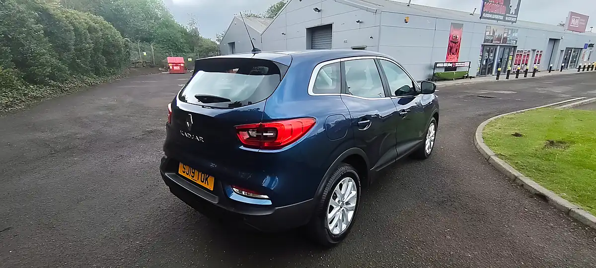 Used 2019 Renault Kadjar Play Blue - Interior and Exterior details 5