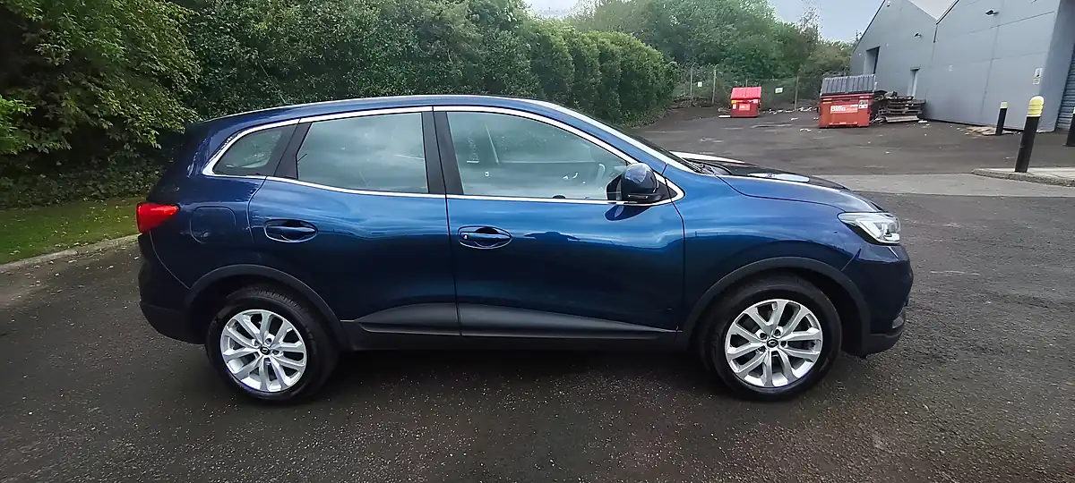 Used 2019 Renault Kadjar Play Blue - Interior and Exterior details 6