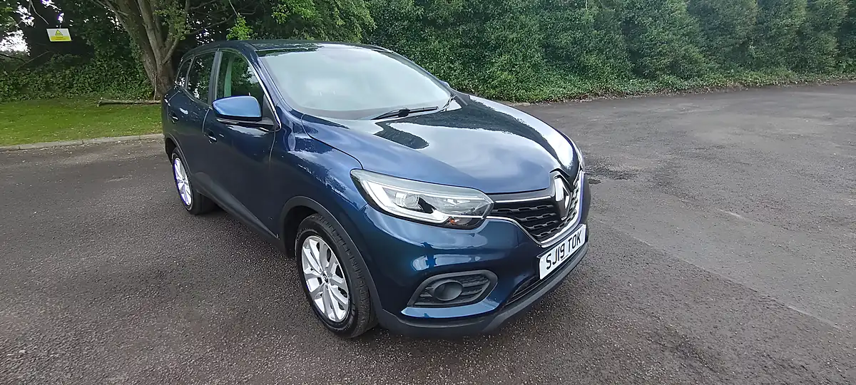Used 2019 Renault Kadjar Play Blue - Interior and Exterior details 7