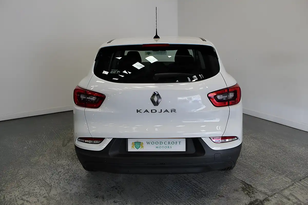 Used 2019 Renault Kadjar Play White - Interior and Exterior details 10