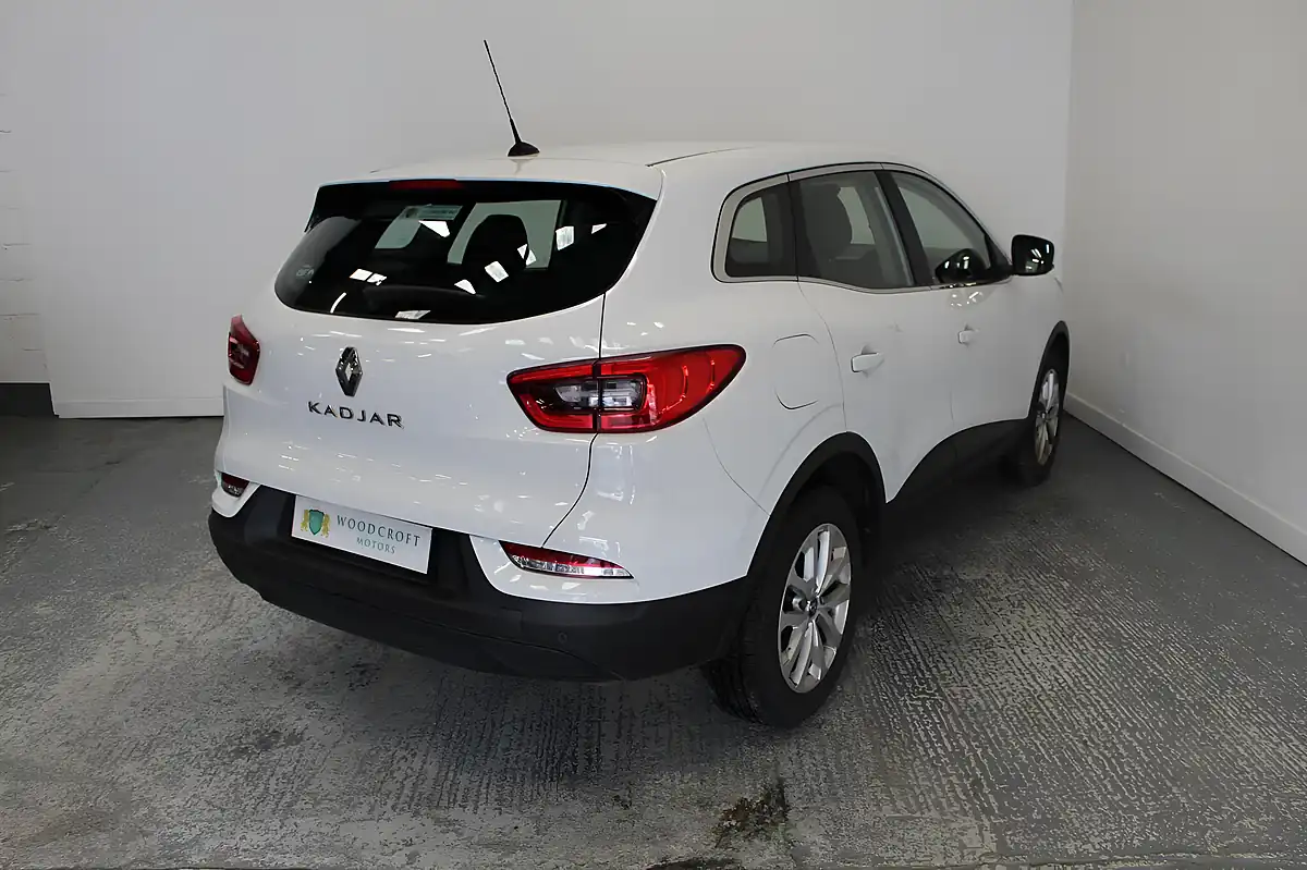 Used 2019 Renault Kadjar Play White - Interior and Exterior details 6