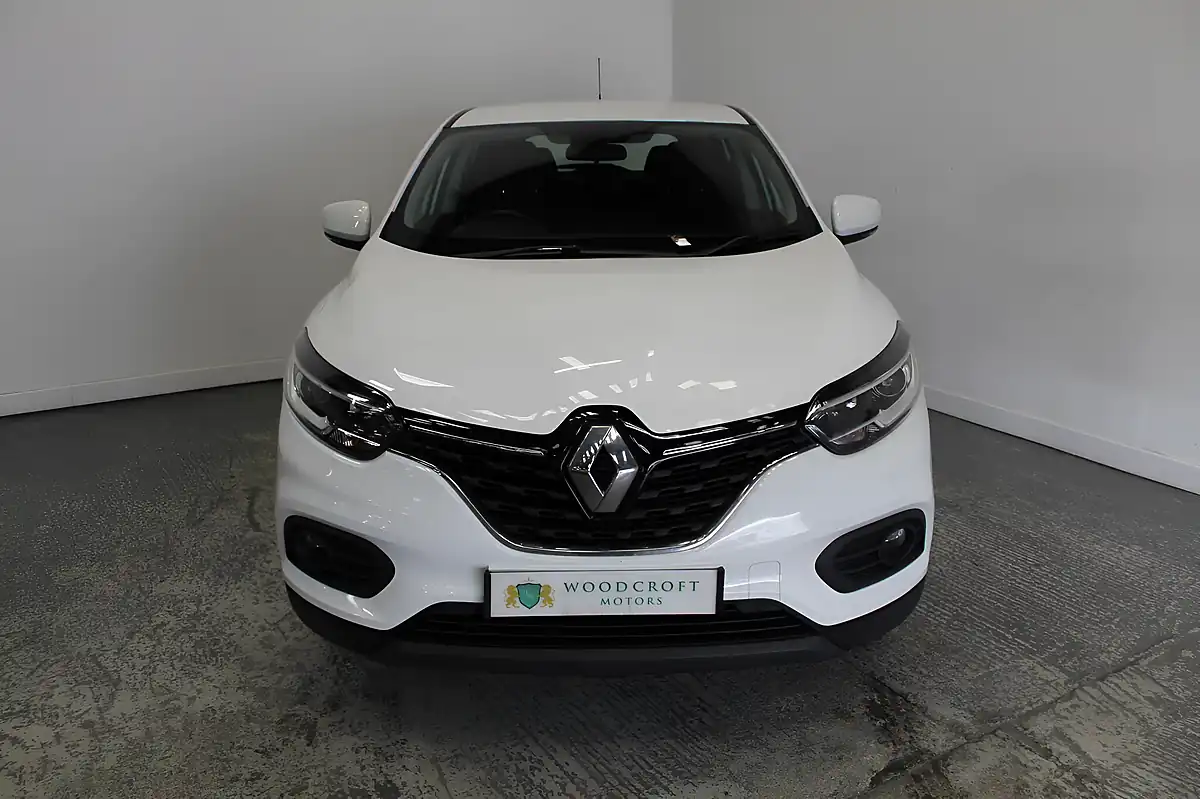 Used 2019 Renault Kadjar Play White - Interior and Exterior details 9