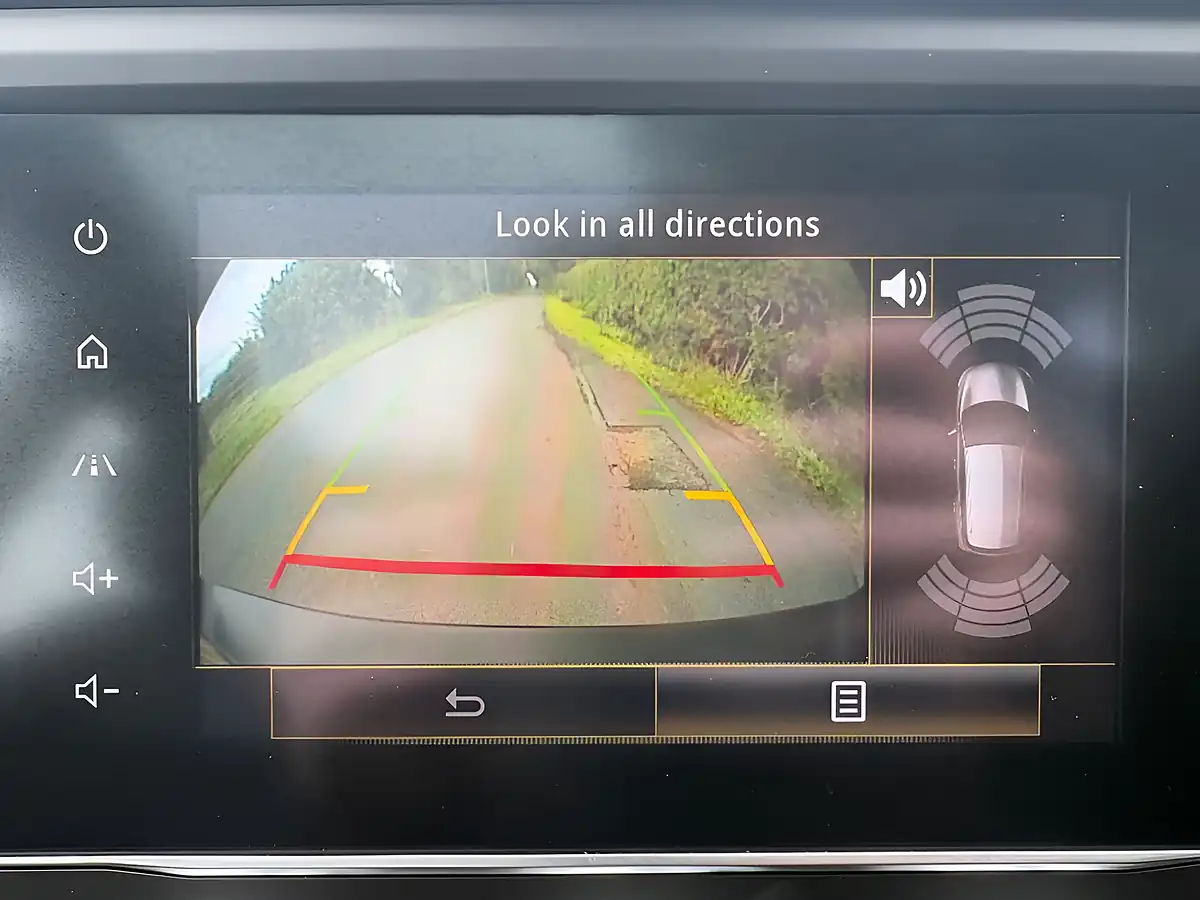 Used 2019 Renault Kadjar S Edition Black - Interior and Exterior details 12