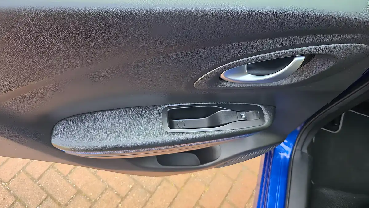 Used 2019 Renault Kadjar S Edition Blue - Interior and Exterior details 17