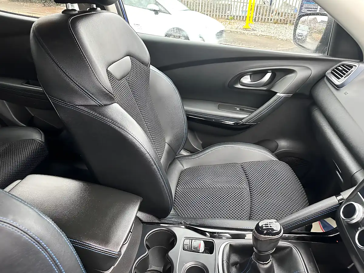 Used 2019 Renault Kadjar S Edition Blue - Interior and Exterior details 14