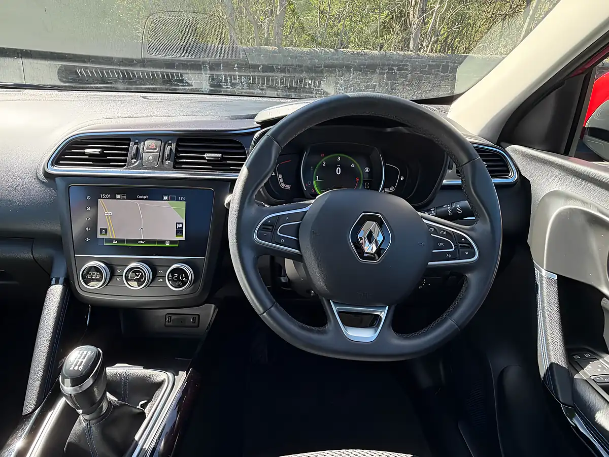 Used 2019 Renault Kadjar S Edition Flame Red - Interior and Exterior details 10