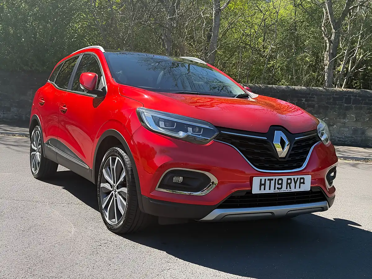 Used 2019 Renault Kadjar S Edition Flame Red - Interior and Exterior details 11