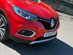 Used 2019 Renault Kadjar S Edition Flame Red - Interior and Exterior details 17