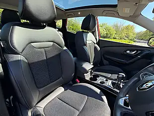 Used 2019 Renault Kadjar S Edition Flame Red - Interior and Exterior details 18