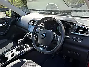 Used 2019 Renault Kadjar S Edition Flame Red - Interior and Exterior details 6