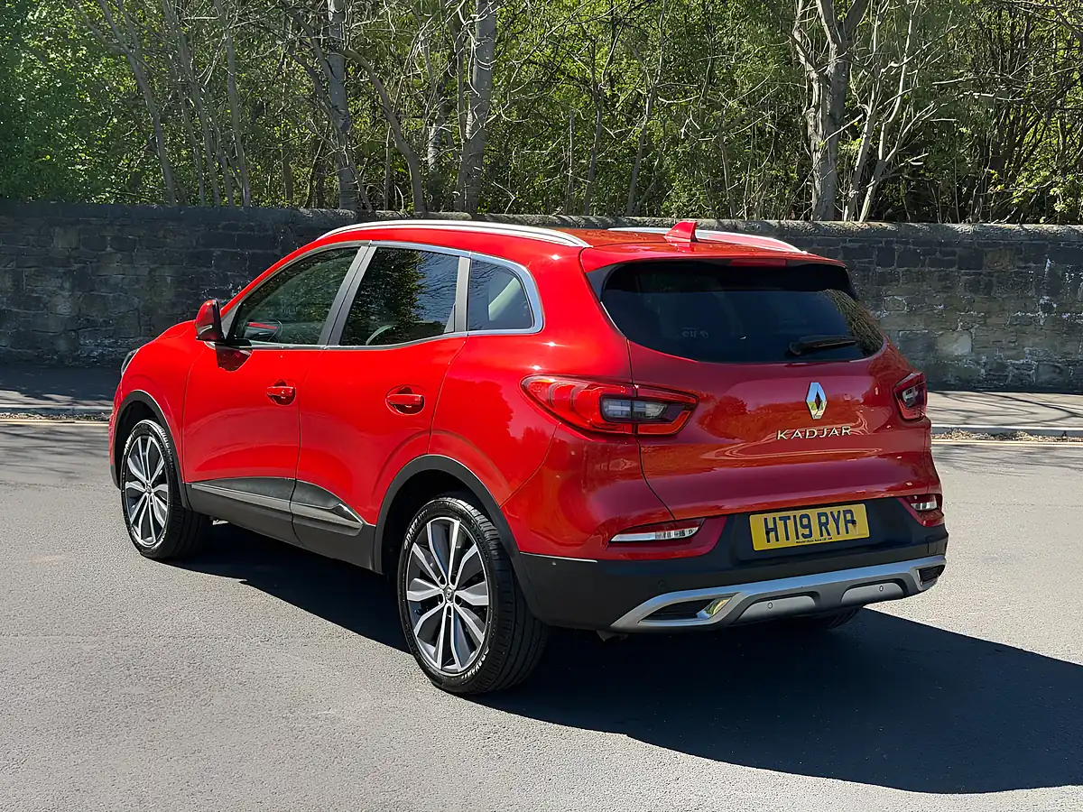 Used 2019 Renault Kadjar S Edition Flame Red - Interior and Exterior details 7
