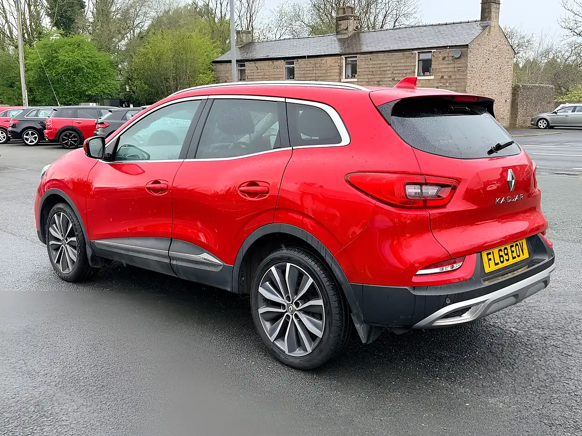 Used 2019 Renault Kadjar S Edition Flame Red - Interior and Exterior details 13