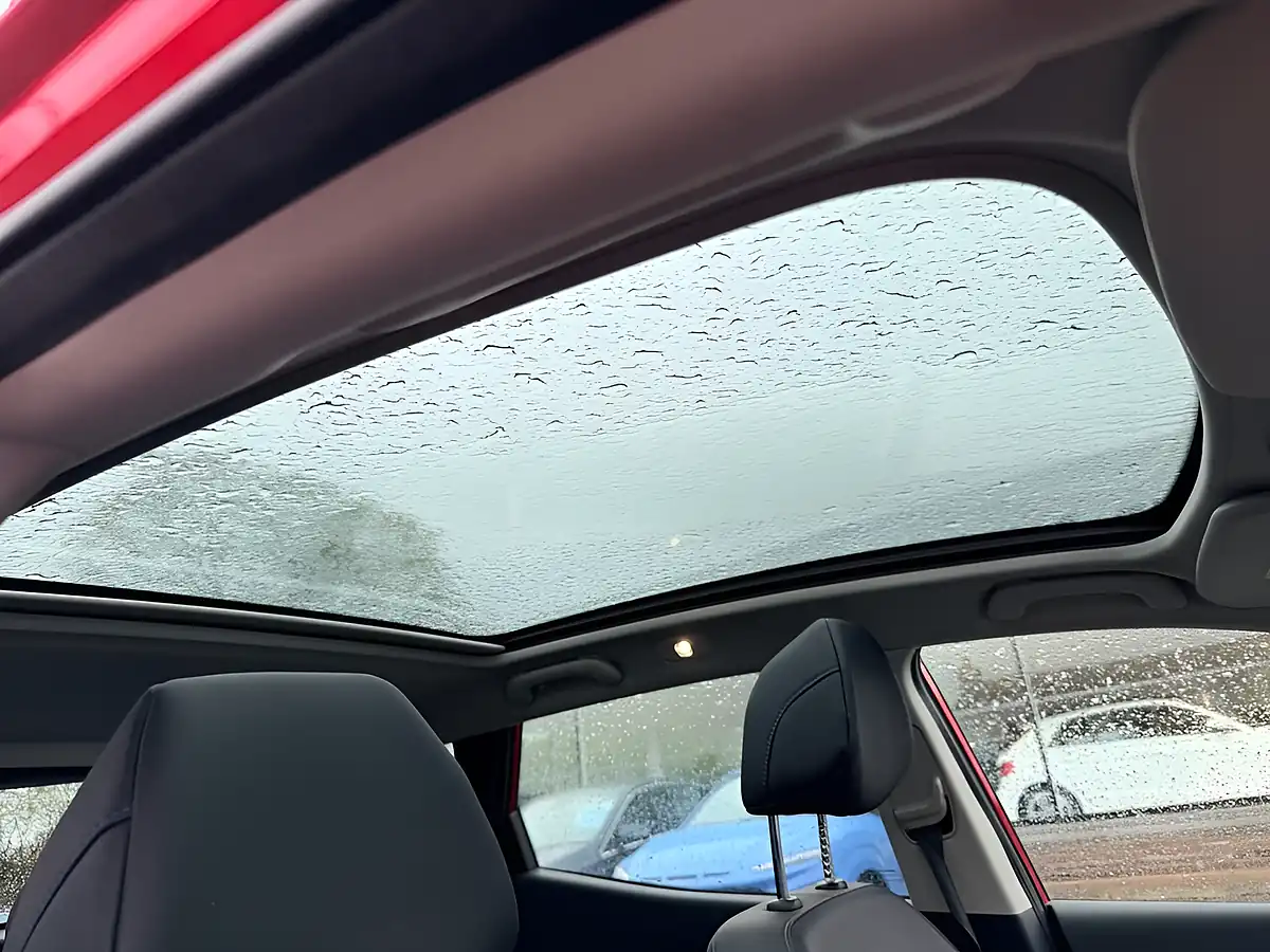 Used 2019 Renault Kadjar S Edition Flame Red - Interior and Exterior details 3