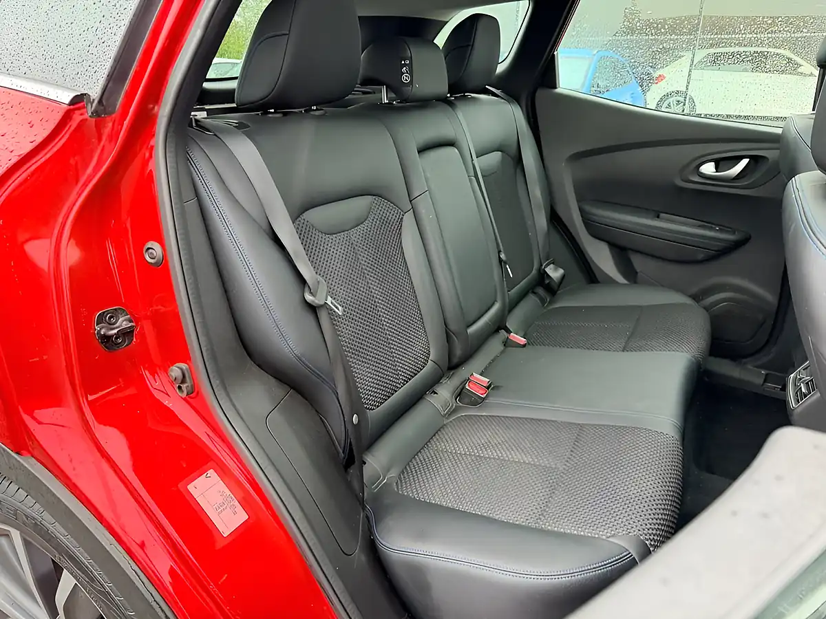 Used 2019 Renault Kadjar S Edition Flame Red - Interior and Exterior details 5