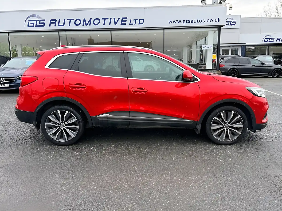 Used 2019 Renault Kadjar S Edition Flame Red - Interior and Exterior details 6
