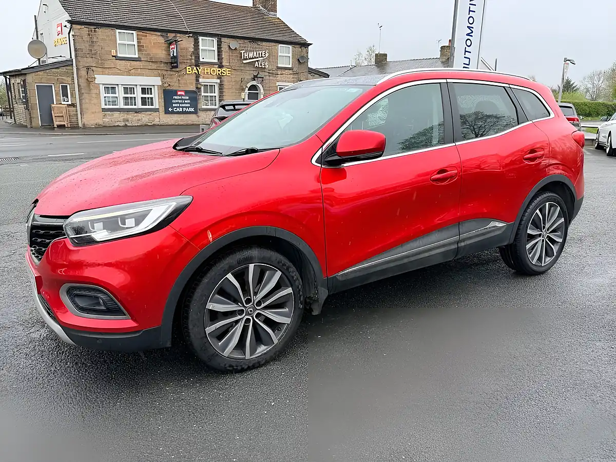 Used 2019 Renault Kadjar S Edition Flame Red - Interior and Exterior details 9
