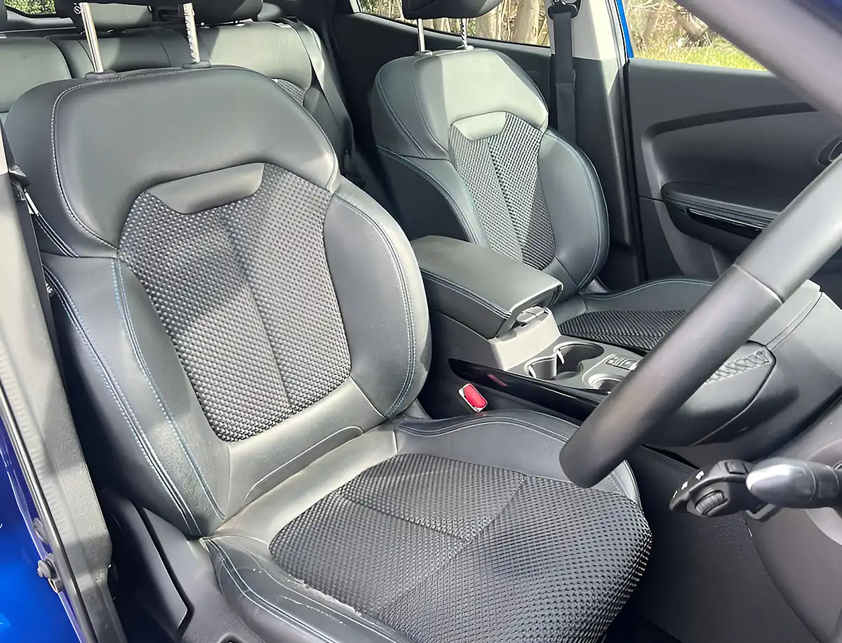 Used 2019 Renault Kadjar S Edition Iron Blue - Interior and Exterior details 11