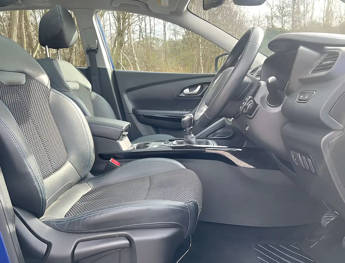 Used 2019 Renault Kadjar S Edition Iron Blue - Interior and Exterior details 12